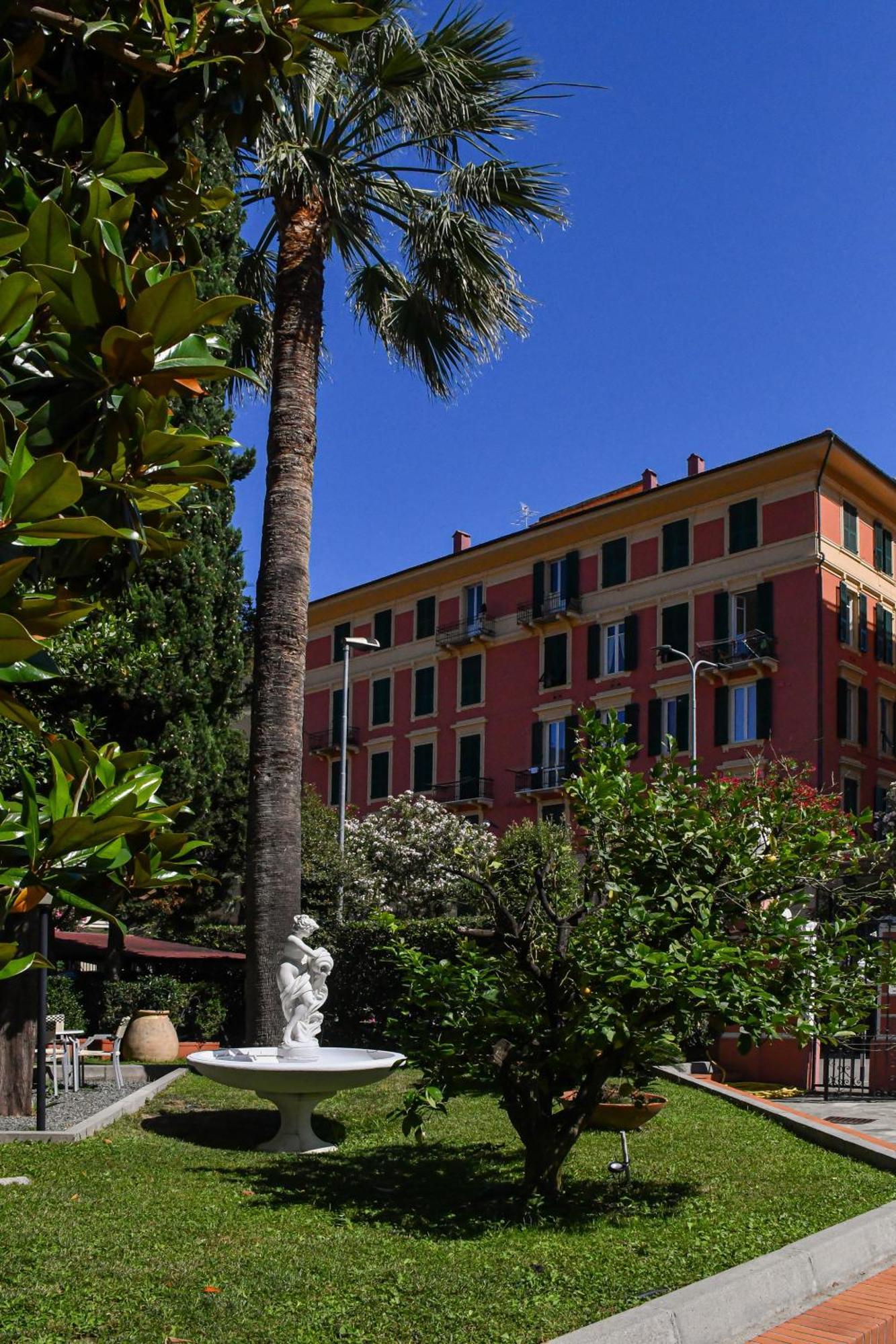 Hotel Le Palme Varazze Eksteriør billede